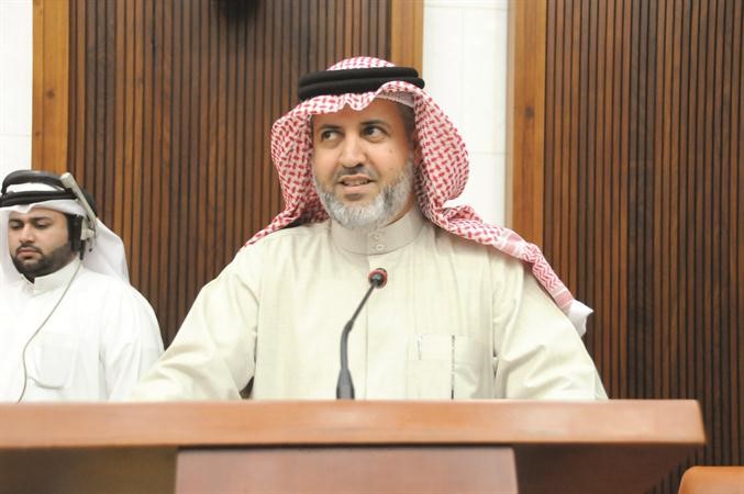 بن حويل خلال القاء احد بيانات كتلة المستقلين﻿