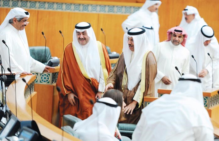 سمو رئيس الوزراء الشيخ جابر المبارك والنائب الاول الشيخ احمد الحمود وعدد من النواب خلال جلسة امس