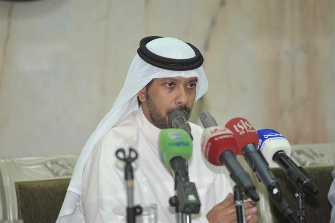 نواف الفزيع متحدثا في الندوة