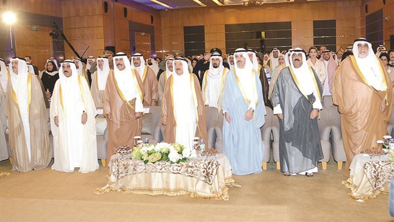 صاحب السمو الامير الشيخ صباح الاحمد وسمو ولي العهد الشيخ نواف الاحمد وعلي الراشد والشيخ مشعل الاحمد والشيخ فيصل السعود والشيخ احمد الخالد والشيخ احمد الحمود في مقدمة الحضور﻿