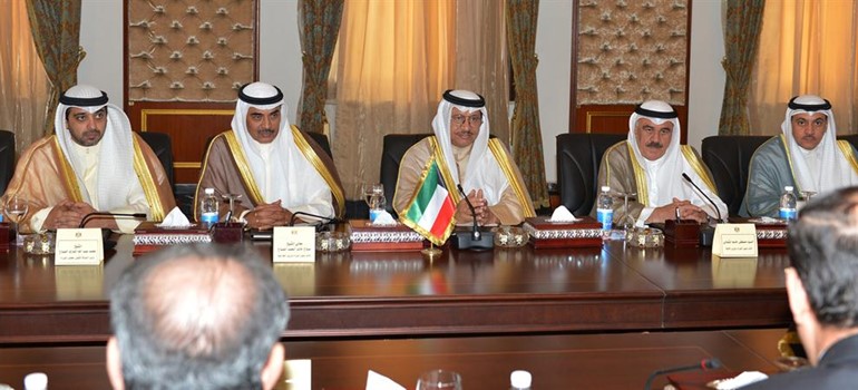 سمو رئيس الوزراء الشيخ جابر المبارك مترئسا الوفد الكويتي في المباحثات الثنائية مع الجانب العراقي﻿