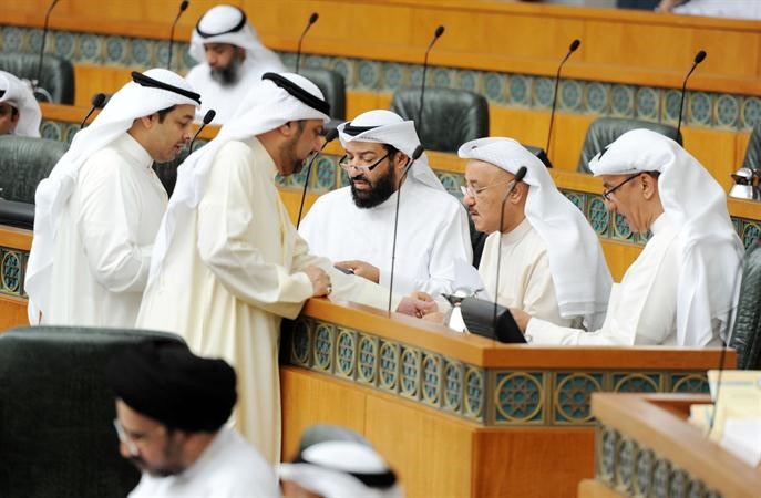 عدنان المطوع ونبيل الفضل ودعلي العمير ود يوسف الزلزلة ويعقوب الصانع﻿