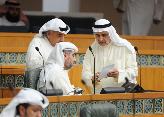 احمد لاري ودعبدالحميد دشتي وخالد الشطي﻿