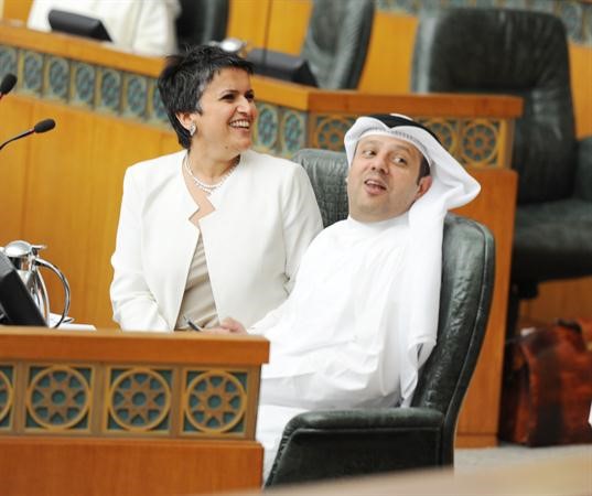 فيصل الكندري وصفاء الهاشم﻿