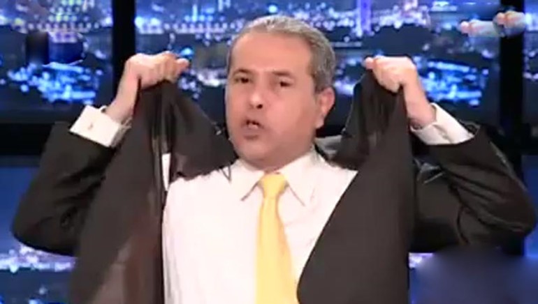 بالفيديو.. إعلامي مصري يهدد بالسير عارياً لعدم استماع الشعب لنصائحه
