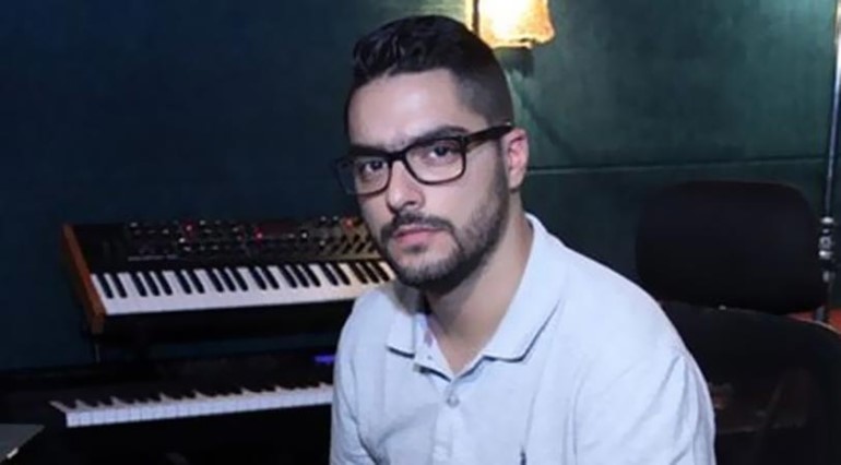 بالفيديو.. المكان المفضل لحسن الشافعي و أول بيانو عزف عليه