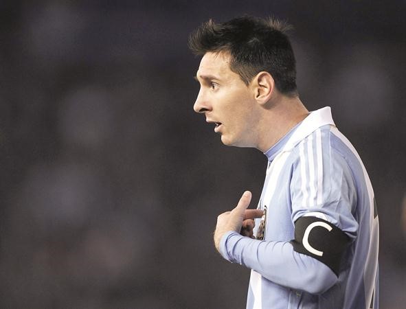 نجم برشلونة والارجنتين ليونيل ميسي نفى ارتكاب اي مخالفة في دفع الضرائب رويترز
