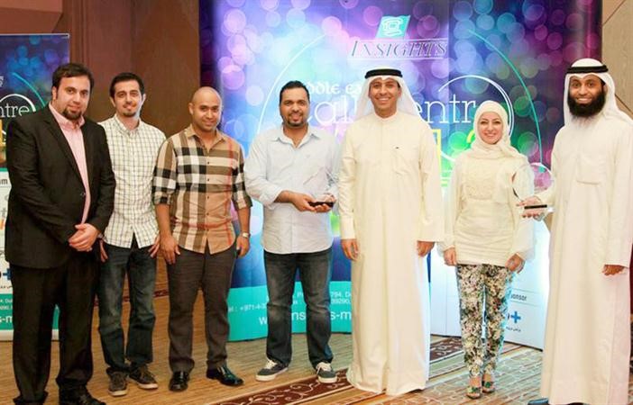 لقطة جماعية عقب تسلم الجوائز ﻿