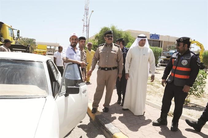 العقيد سلمان المزعل والمقدم سعود الحسيني اشرفا على حملة رفع المركبات التي استخدمت في الاستهتار والرعونة﻿