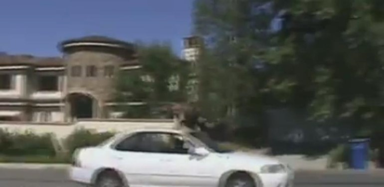 بالفيديو.. مراهق أميركي كاد يدفع حياته ثمناً لمغامرته