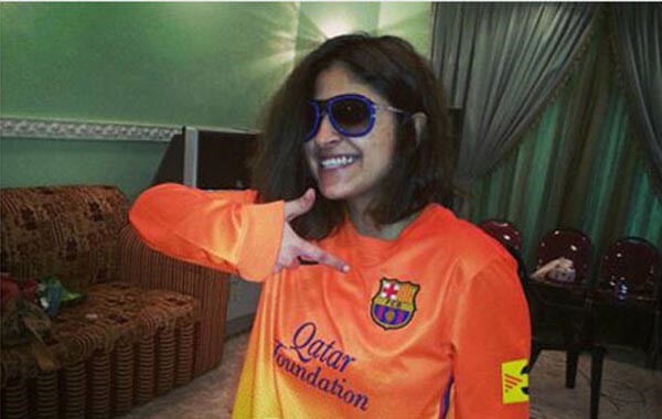 صورة شجون الهاجري بقميص برشلونة تثير جدلاً واسعاً