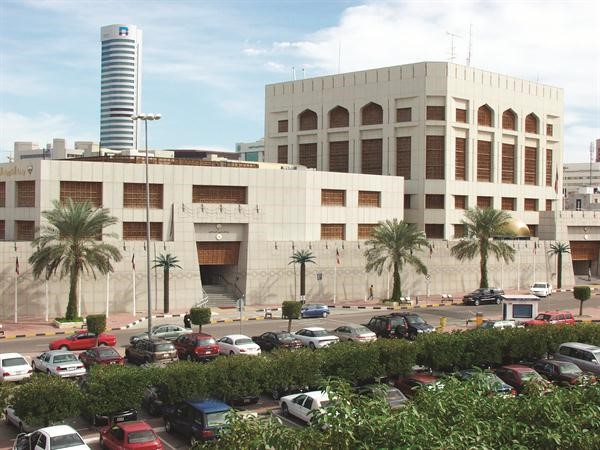 هل تغيير العملة يحل مشكلة ارتفاع نسق الاوراق النقدية المزورة﻿
