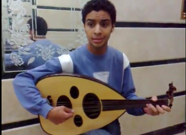 بالفيديو.. أحمد جمال في المراهقة يغني لوائل جسار