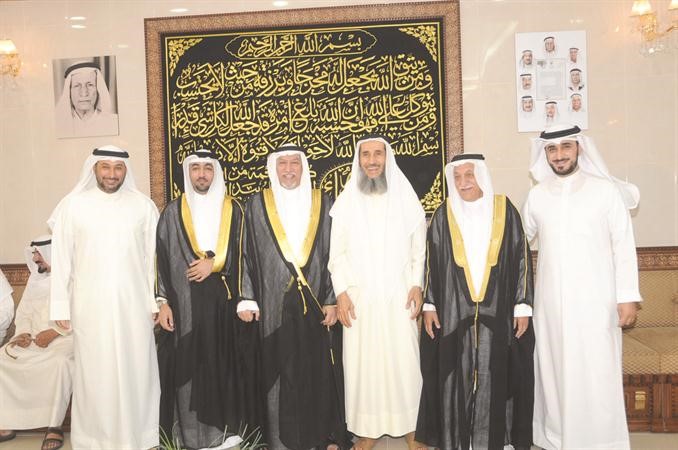 الداعية دناظم المسباح وعمر ناظم المسباح ومهند المسباح يباركون
﻿