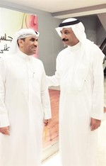 اخطبوط العود عبادي الجوهر اثناء حديثه مع الزميل مفرح الشمري 