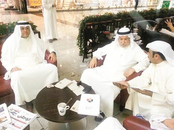 الشيخ طلال المحمد مع الشيخ عيسى بن راشد وخالد حبيب ﻿