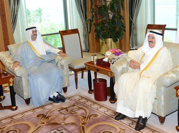صاحب السمو الامير الشيخ صباح الاحمد خلال لقائه علي الراشد﻿