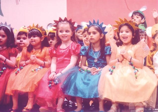 المسرحية الغنائية The Elves and the Shoemakerفي المدرسة الإنجليزية ـ الفحيحيل