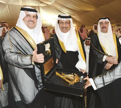 هدية لسمو رئيس الوزراء الشيخ جابر المبارك