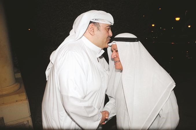 قبلة من خالد القطامي لاحد كبار السن