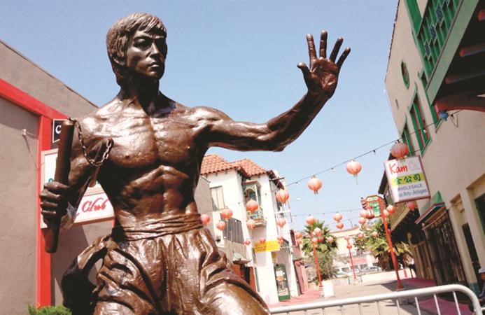 تمثال بروس لي في الحي الصيني﻿