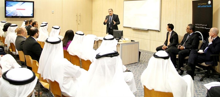 مدحت توفيق يشرح لعملاء المتحد اهم فرص الاستثمار العقاري في لندن ﻿
