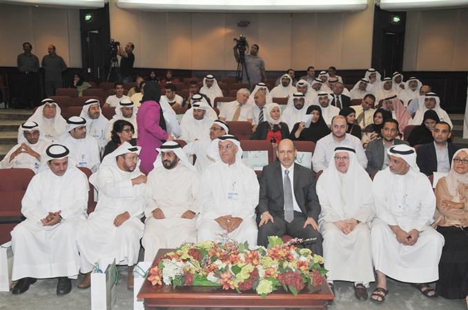 احمد الجيماز متوسطا الحضور خلال مشاركته في اللقاء التعريفي بهيئة الصناعة امس	 محمد خلوصي﻿