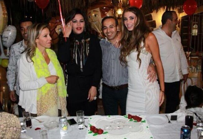 بالصور.. أحلام تحتفل بعيد زواجها وتنافس رونالدو في الترويج لكنتاكي 