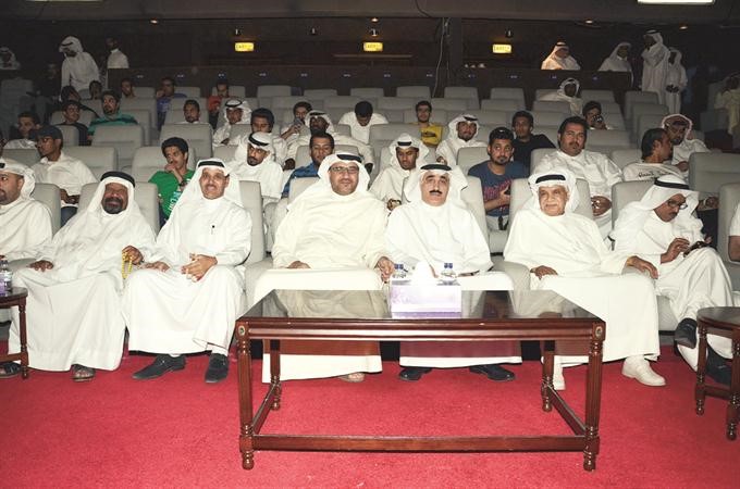  وكيل الاذاعة يتقدم الحضور ﻿