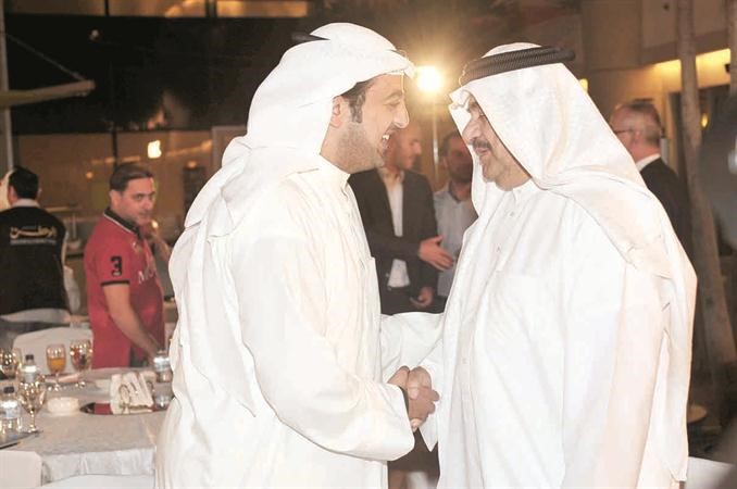 الشيخ خليفة العلي مرحبا بالعملاق عبدالحسين عبدالرضا ﻿