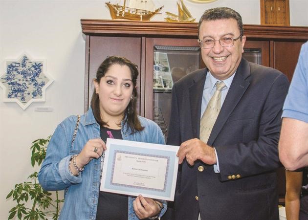 د نزار حمزة مكرما روان الحسيني ﻿