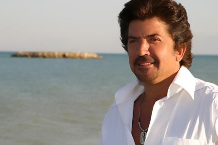بالصور بمناسبة عيد الأب .. شاهد المشاهير مع أبنائهم