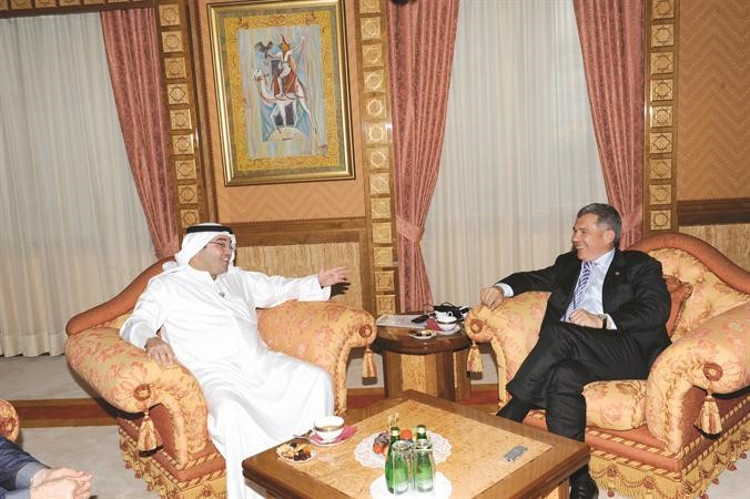 رئيس تتارستان رستم مينيخانوف مستقبلا رئيس التحرير الزميل يوسف خالد المرزوق 						متين غوزال﻿