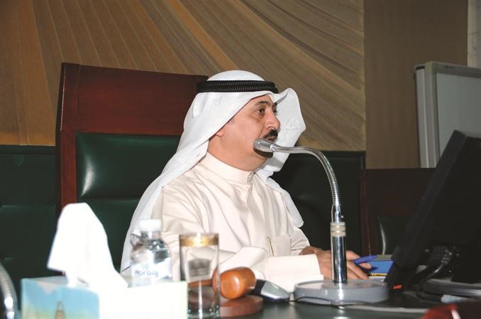 زيد العازمي مترئسا الجلسة