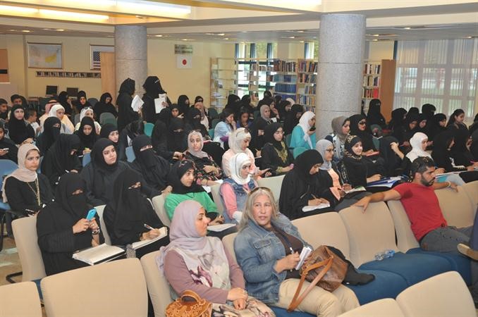 جانب من الحضور في ندوة النفط والتنمية﻿