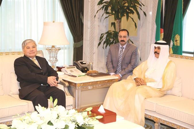 سمو ولي العهد مستقبلا سفير لاو الديموقراطية ﻿