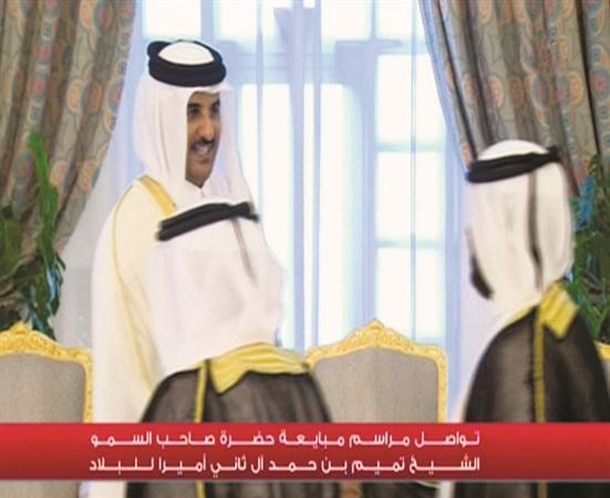 صور ماخوذة عن التلفزيون لصاحب السمو امير قطر الشيخ تميم بن حمد يتلقى التهاني والمبايعة افپ 