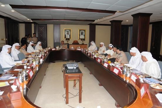 الفريق العمر مترئسا اجتماع ضم اللواء العلي ووكيل وزارة الاشغال ﻿