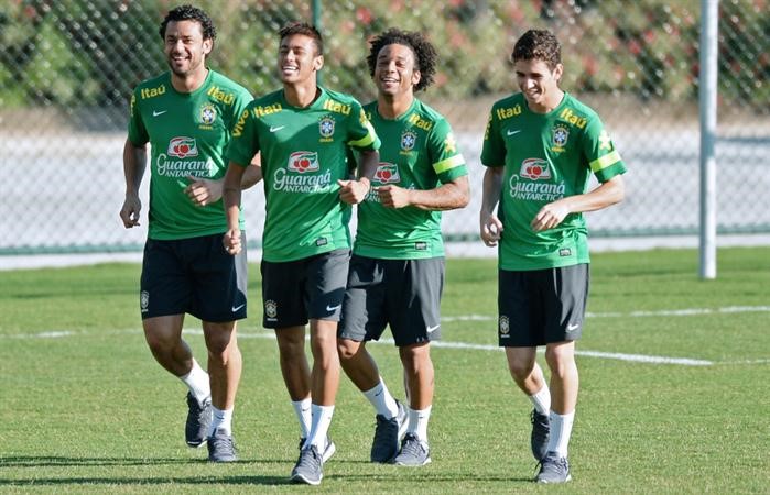 لاعبو البرازيل يظهرون علامات الارتياح قبل المواجهة﻿