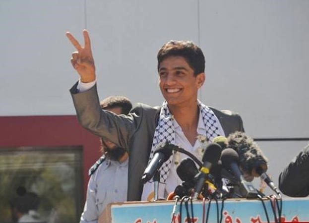 بالفيديو.. استقبال أسطوري لمحمد عساف.. ومنع سيارته من دخول غزة