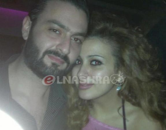 بالصور.. فرح يوسف مع خطيبها في أجواء رومانسية يملؤها الحب