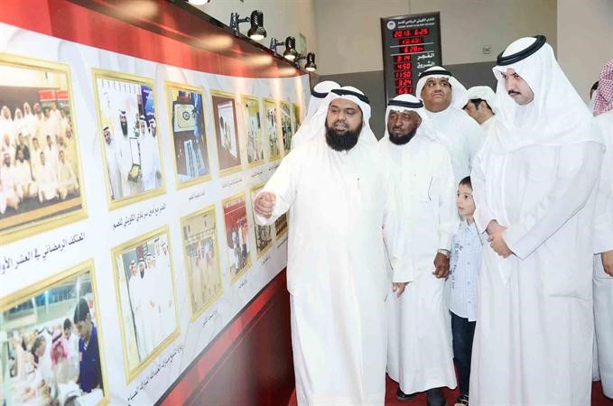 اسامة الراشد يطلع الشيخ مبارك العبدالله على انشطة وانجازات المركز	 سعود سالم﻿