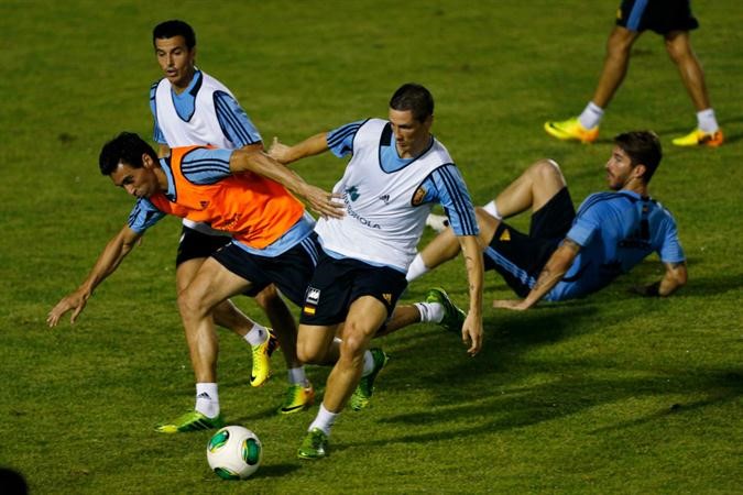  جدية كبيرة في تدريبات المنتخب الاسباني رويترز