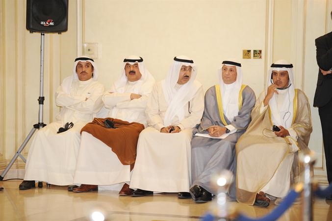 خالد الجارالله متوسطا السفير الشيخ علي عبدالله الاحمد والشيخ سالم العبدالله والسفير الشيخ داحمد ناصر المحمد	هاني الشمري﻿
