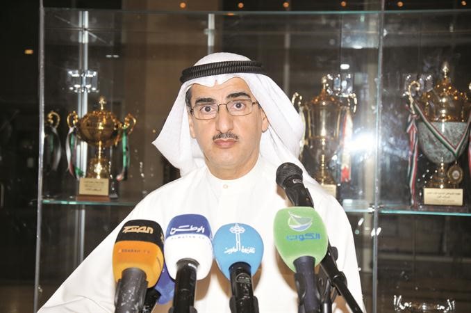 م عبد العزيز الابراهيم ملقيا كلمته 	محمد خلوصي﻿
