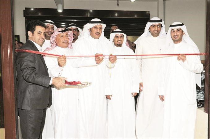 ناصر العازمي واعضاء مجلس الادارة يفتتحون الكرنفال