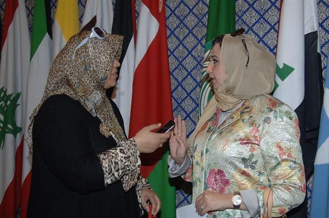 ذكرى الرشيدي متحدثة للزميلة هناء السيد ناصر عبدالسيد