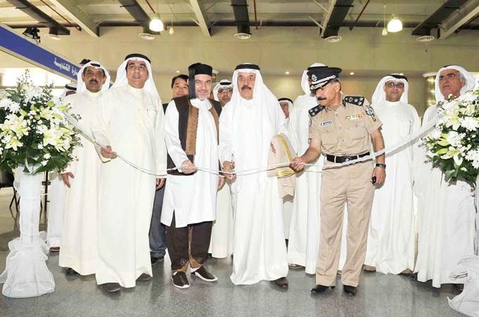 عبدالله الفارس يقص شريط افتتاح معرض الغذاء الرمضاني بمشرف اسامة ابوعطية