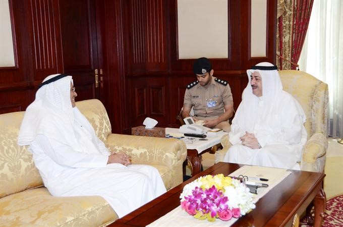 الشيخ احمد الحمود لدى استقباله سفير موريتانيا