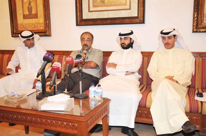 صالح الملا ود محمد الفيلي وعبدالله الاحمد